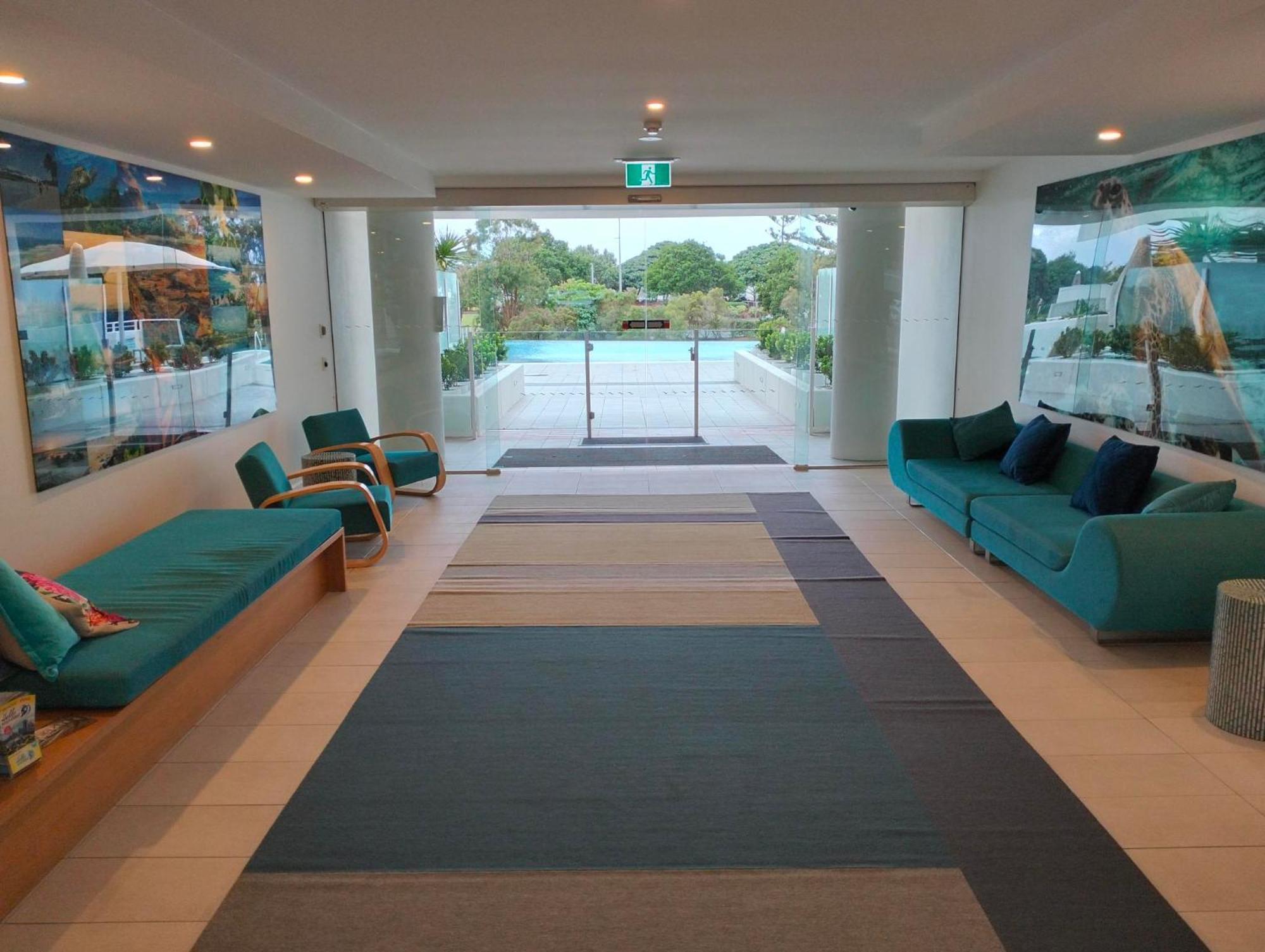Kirra Surf Apartments Gold Coast Exterior photo
